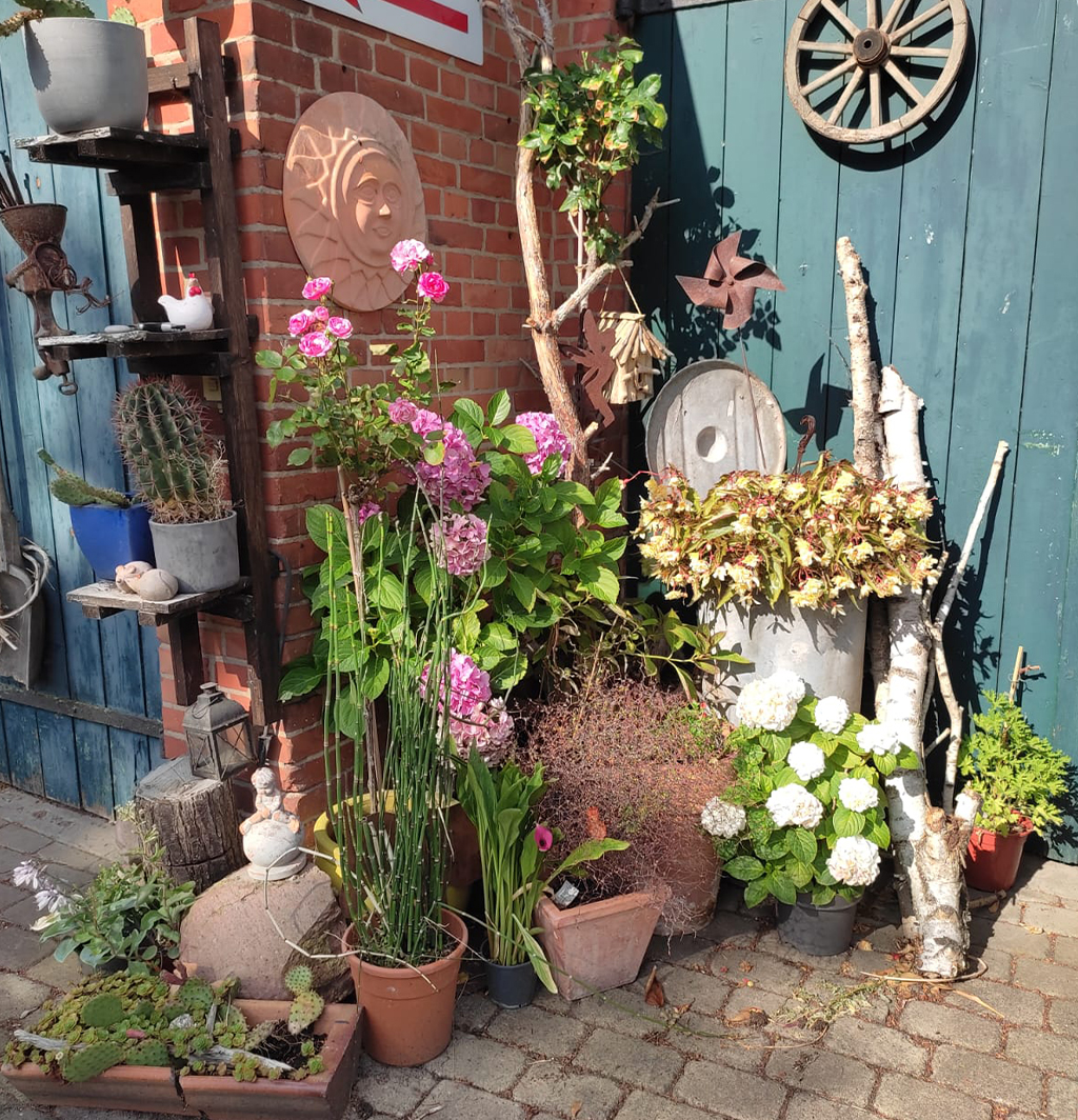 Unser Laden von außen